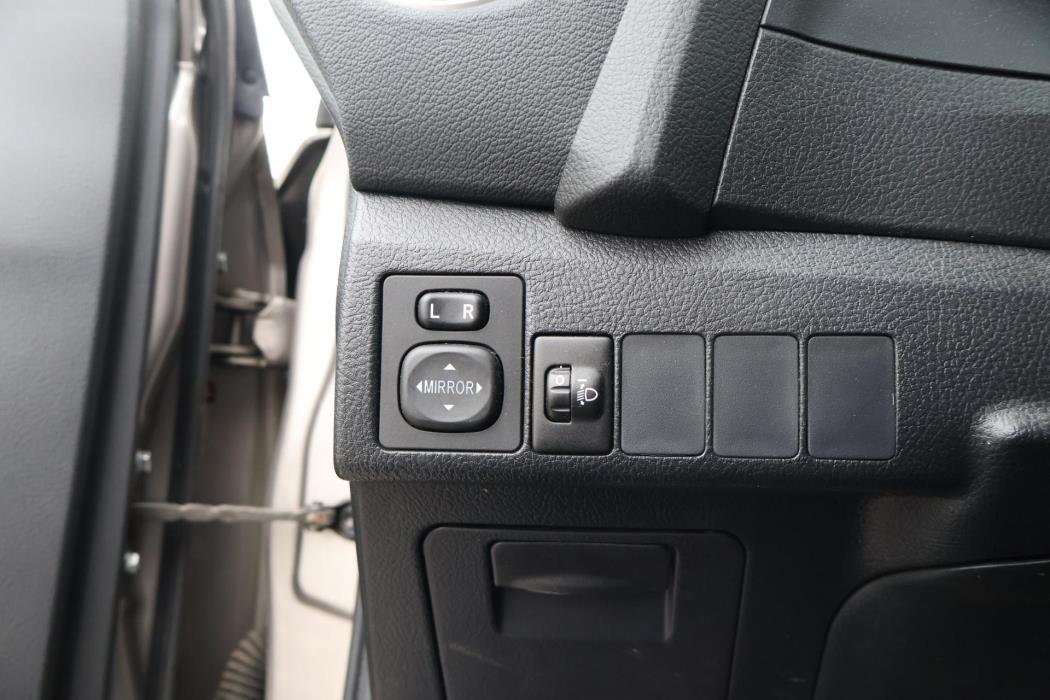 TOYOTA Auris 2015