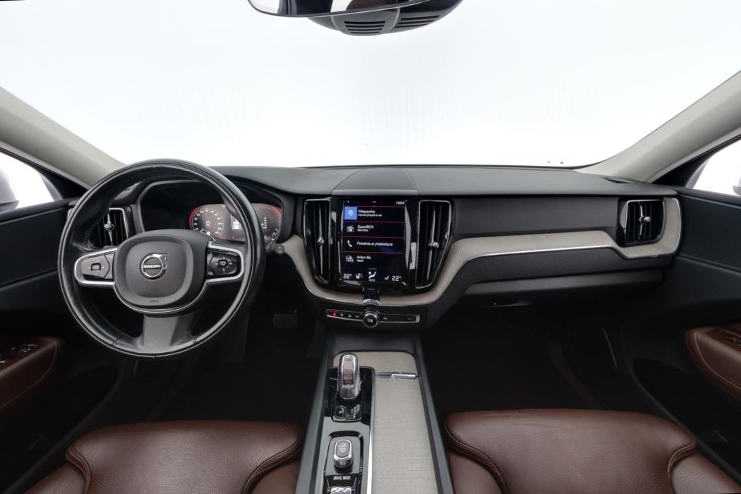 VOLVO XC60 2018
