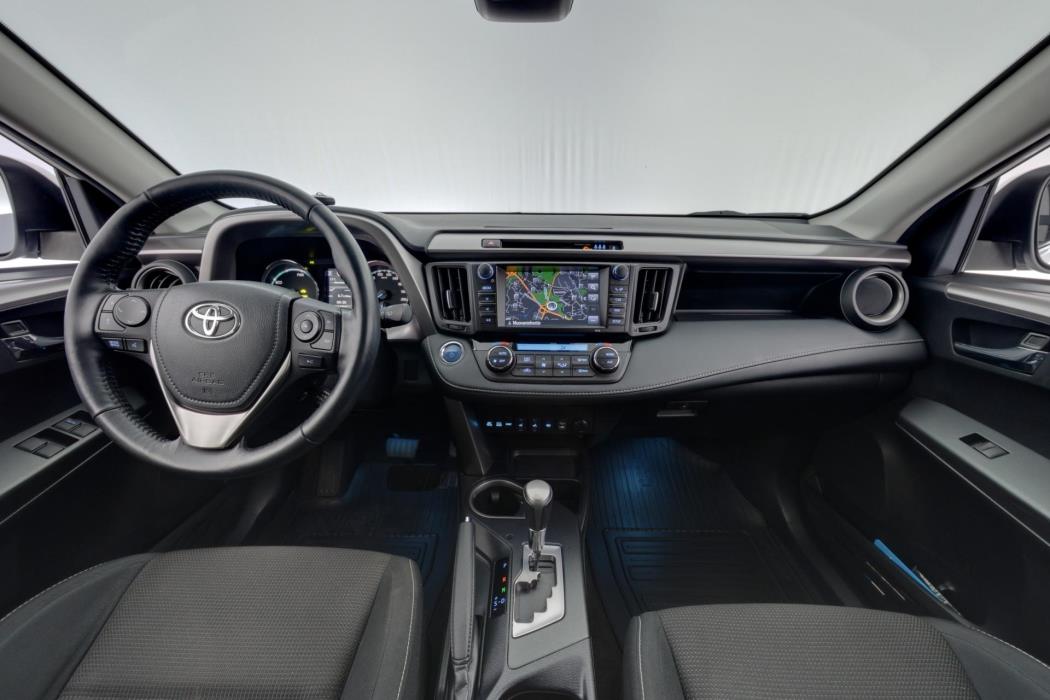 TOYOTA RAV4 2018