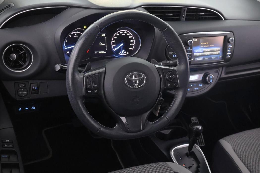 TOYOTA Yaris 2019