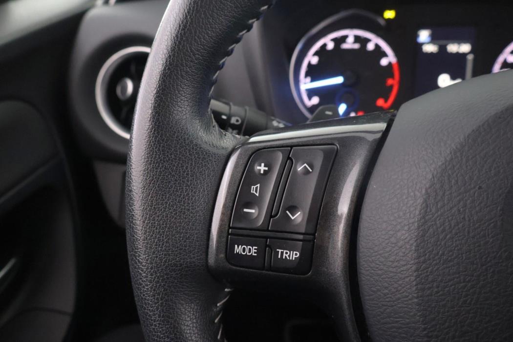 TOYOTA Yaris 2019