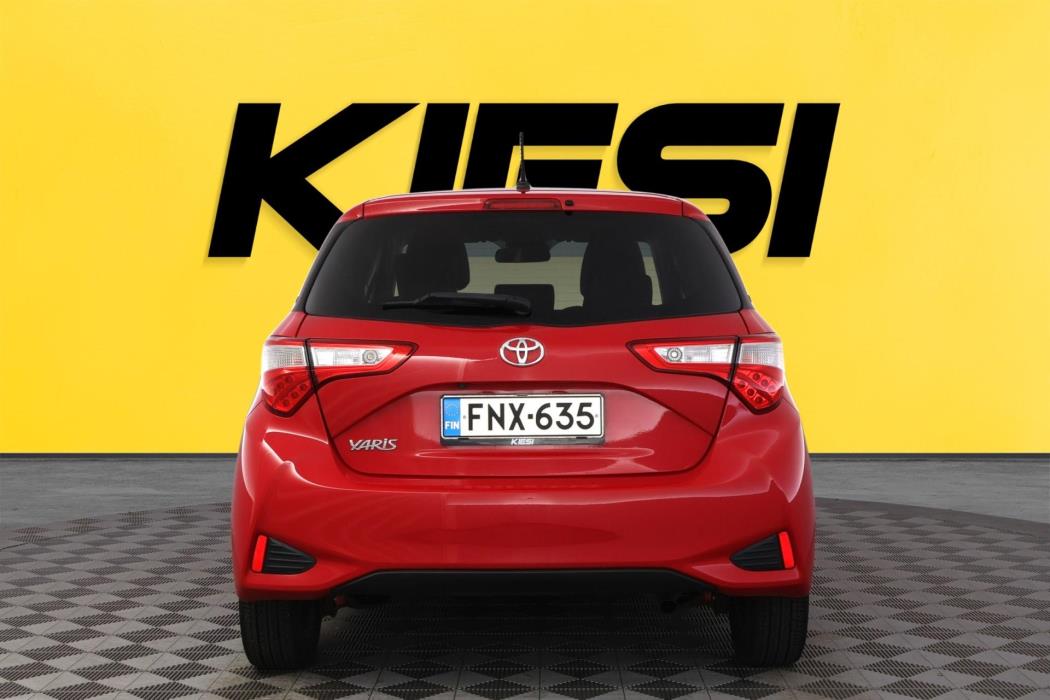 TOYOTA Yaris 2019