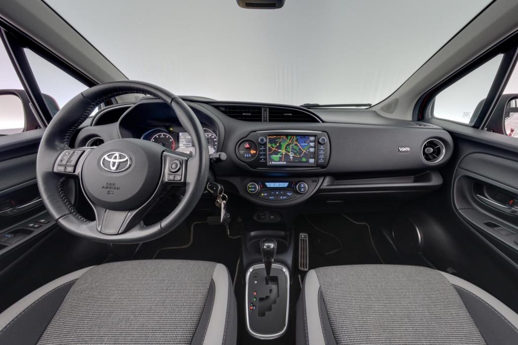 TOYOTA Yaris 2019