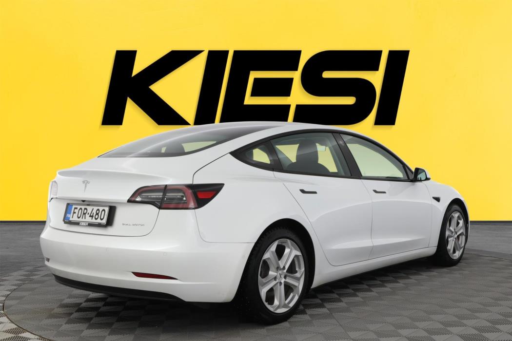 TESLA Model 3 2021