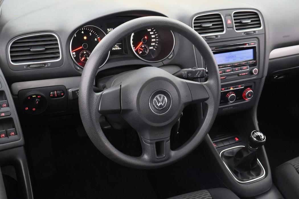 VOLKSWAGEN Golf 2010