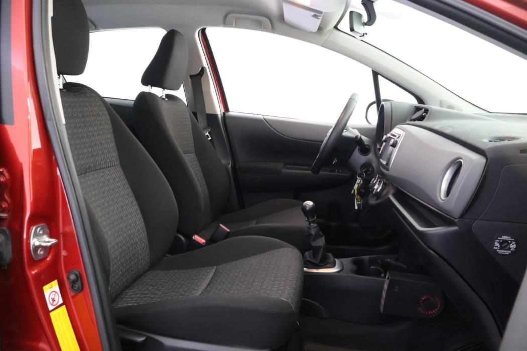 TOYOTA Yaris 2014