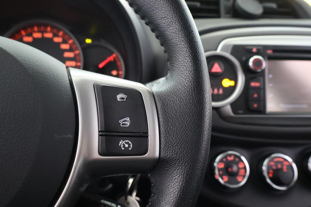 TOYOTA Yaris 2014