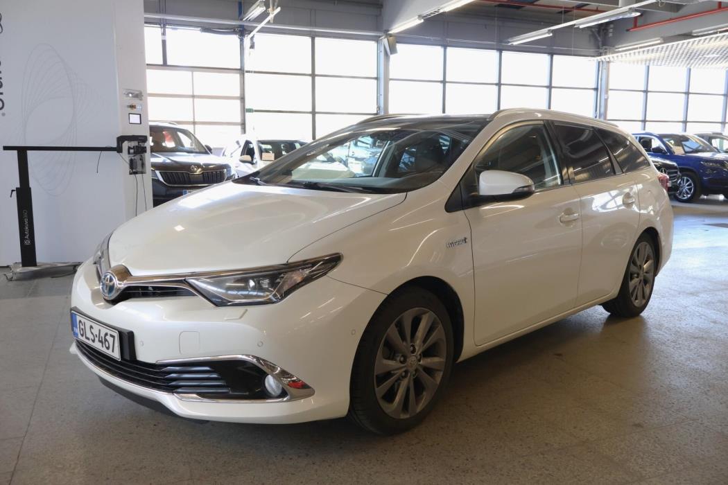 TOYOTA Auris 2016