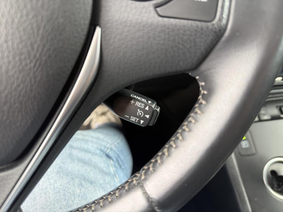 TOYOTA Auris 2016