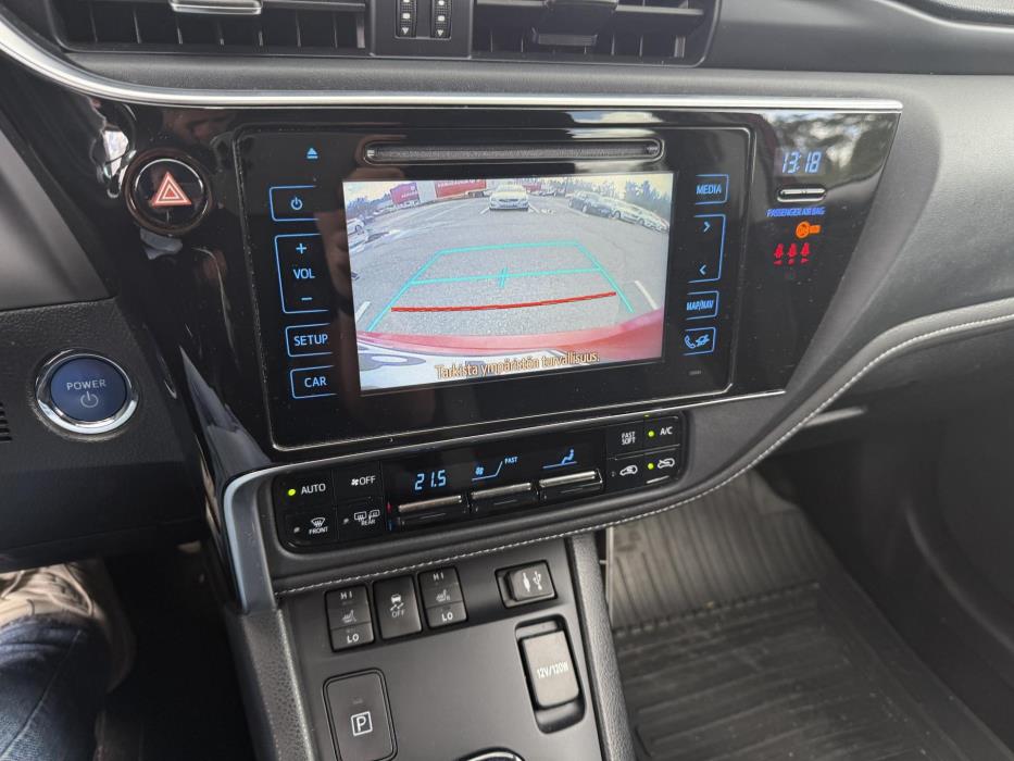 TOYOTA Auris 2016
