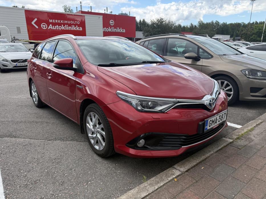 TOYOTA Auris 2016