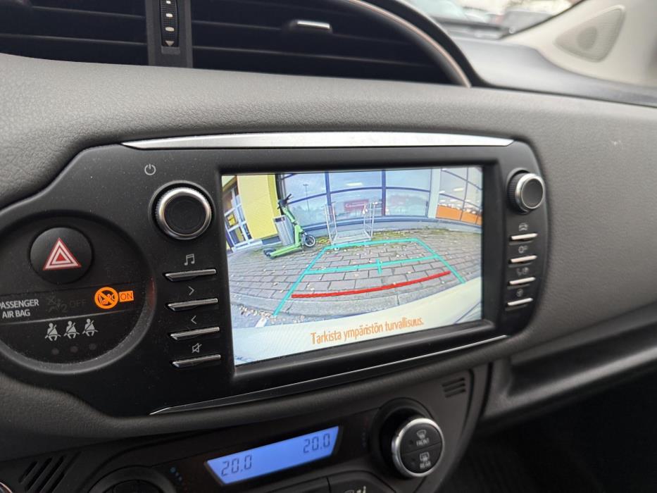 TOYOTA Yaris 2017