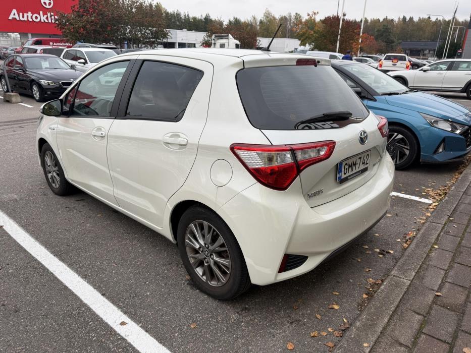 TOYOTA Yaris 2017