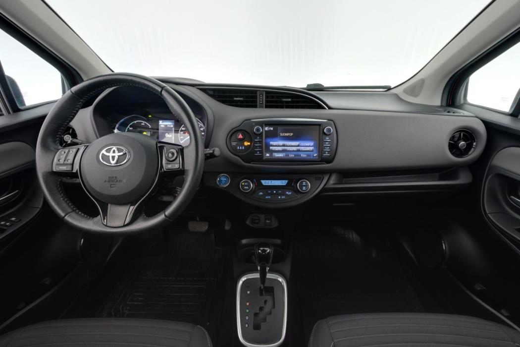 TOYOTA Yaris 2018
