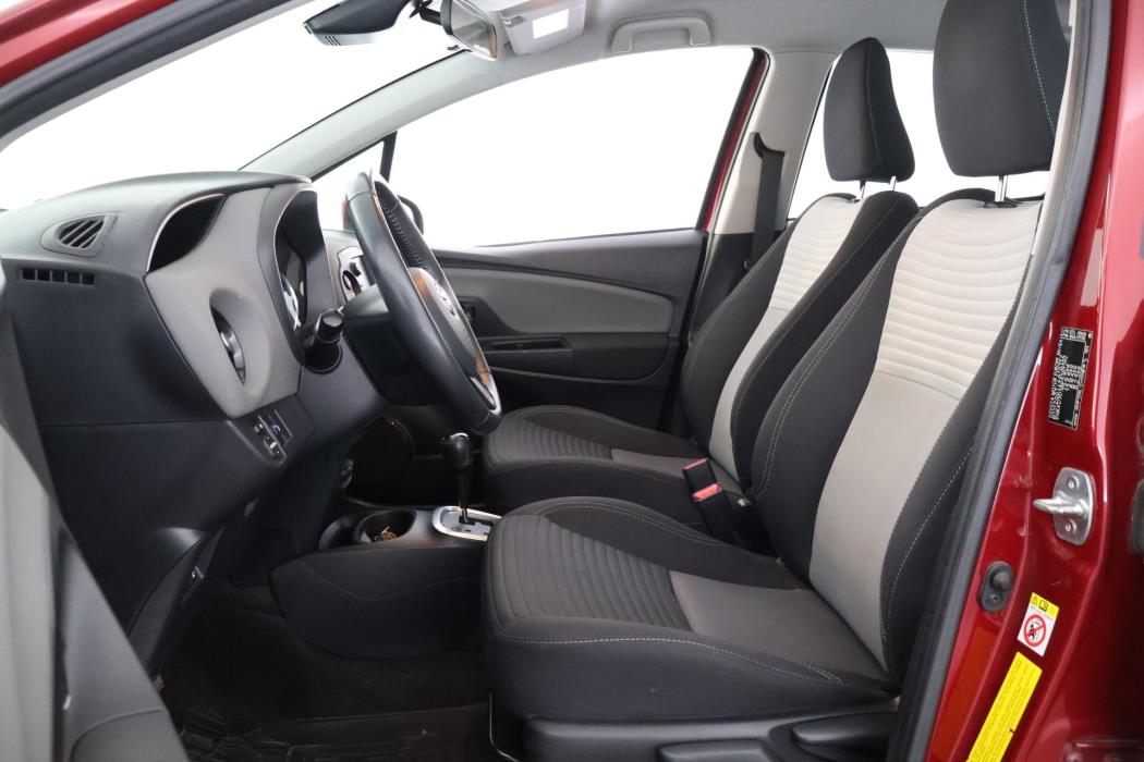TOYOTA Yaris 2018