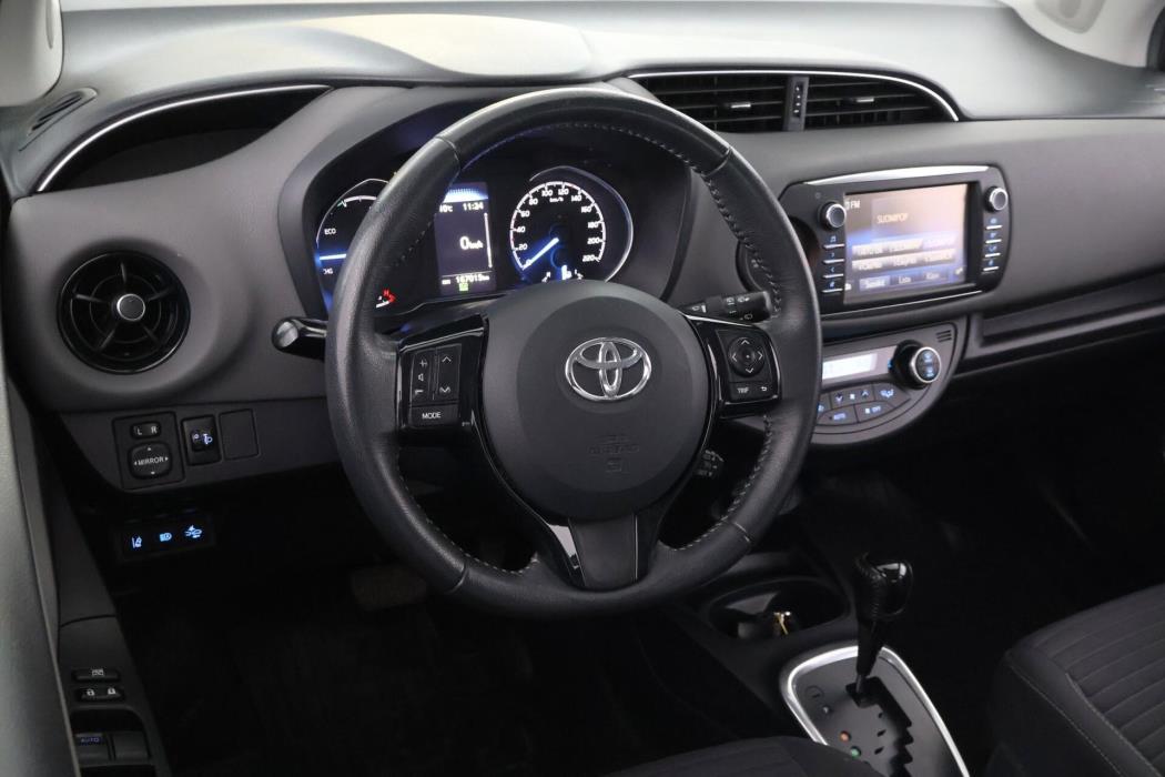 TOYOTA Yaris 2018