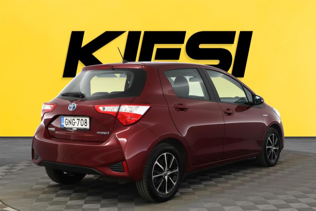 TOYOTA Yaris 2018