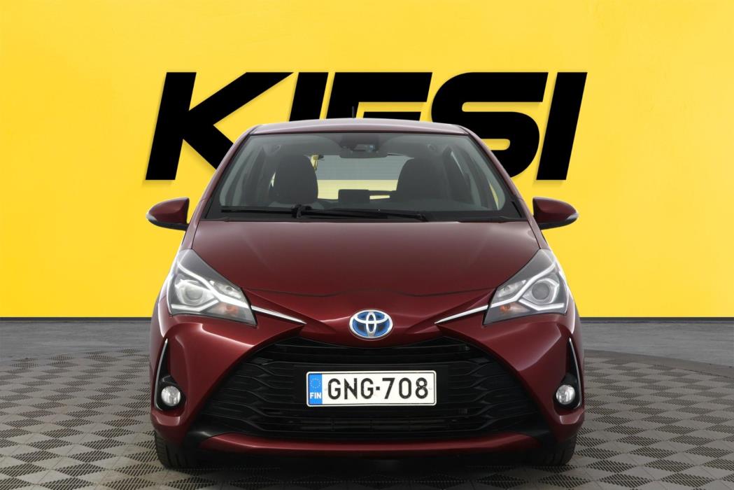 TOYOTA Yaris 2018