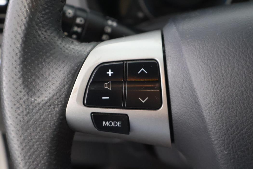 TOYOTA Auris 2011