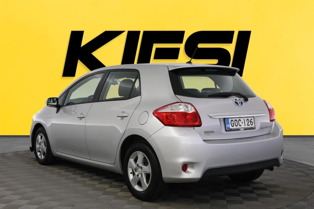 TOYOTA Auris 2011