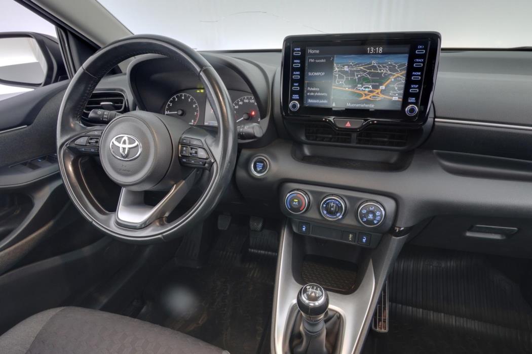 TOYOTA Yaris 2021