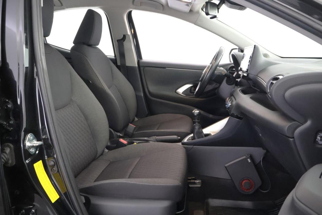 TOYOTA Yaris 2021