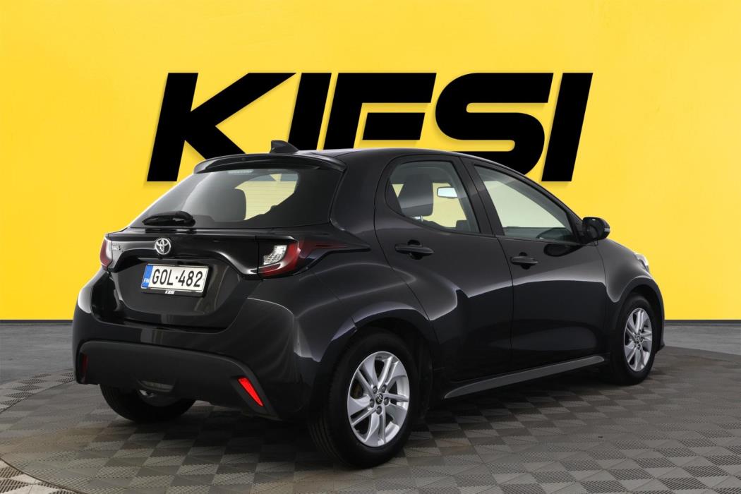 TOYOTA Yaris 2021