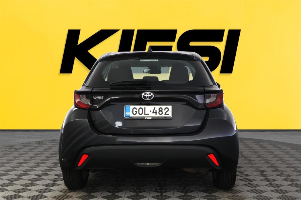 TOYOTA Yaris 2021