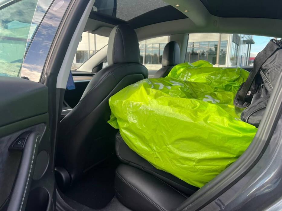TESLA Model 3 2021