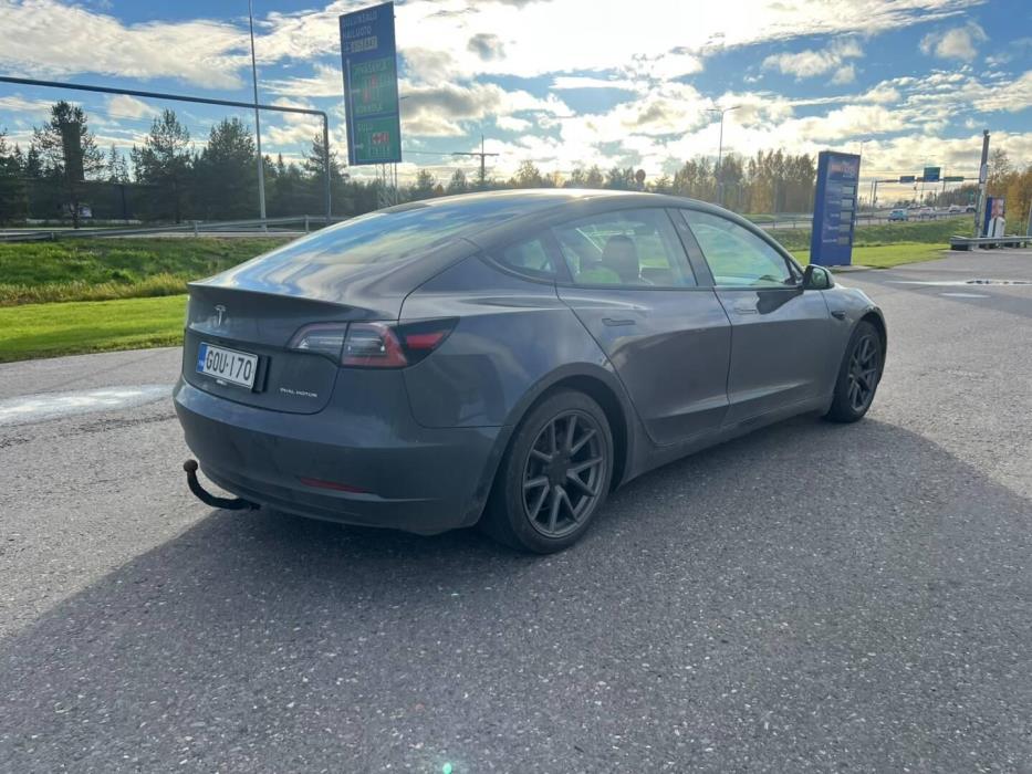 TESLA Model 3 2021