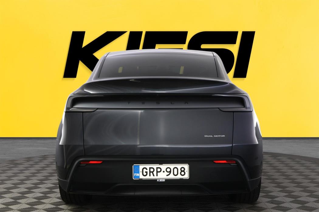 TESLA Model Y 2025