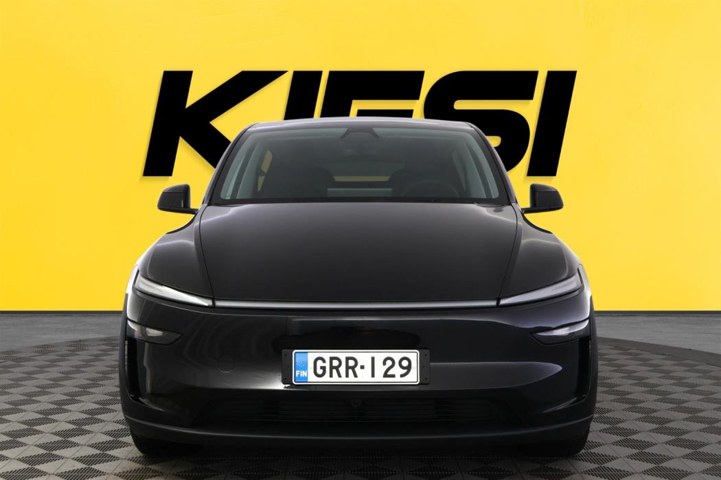 TESLA Model Y 2025