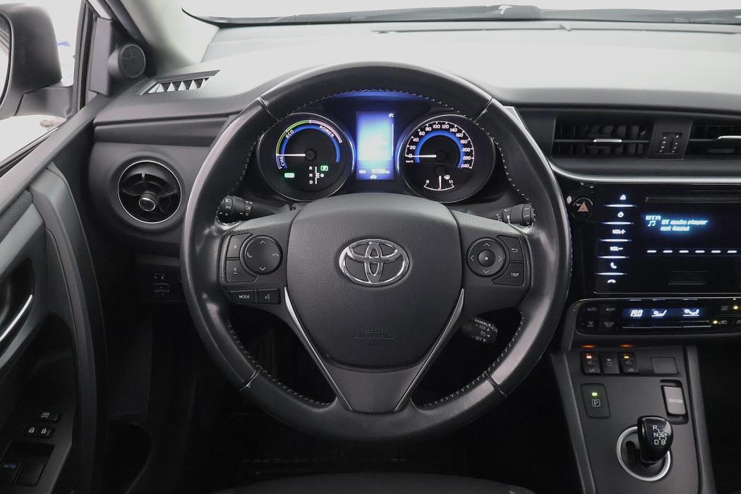 TOYOTA Auris 2017