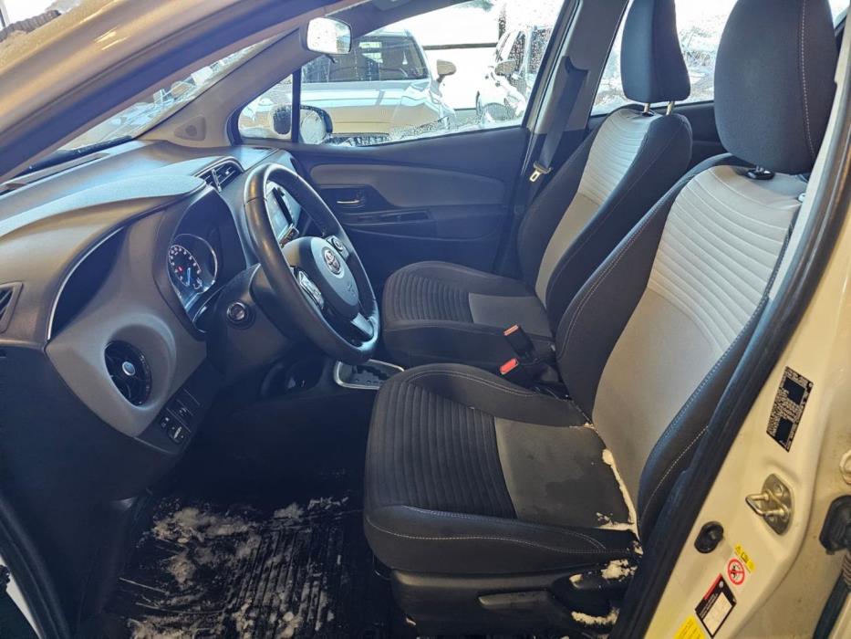 TOYOTA Yaris 2018