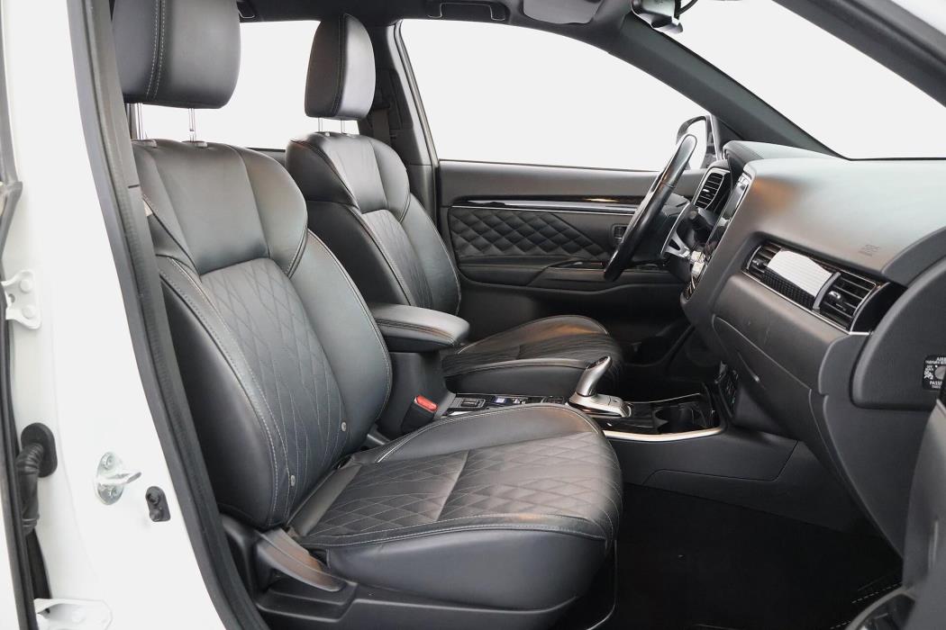 MITSUBISHI Outlander PHEV 2019