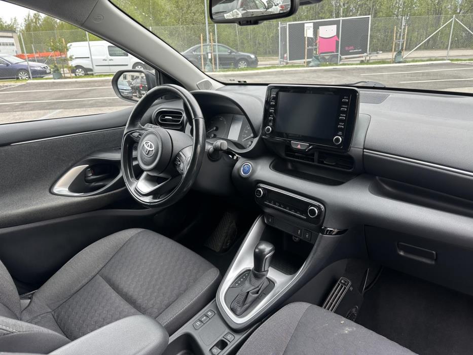 TOYOTA Yaris 2021