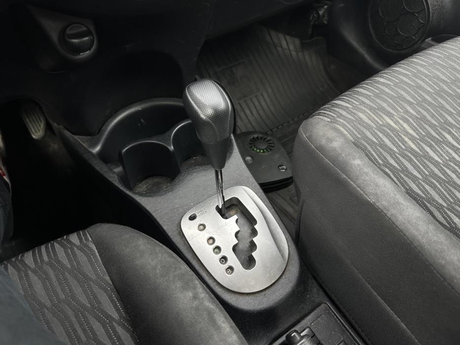 TOYOTA Yaris 2014