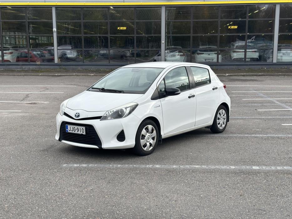 TOYOTA Yaris 2014