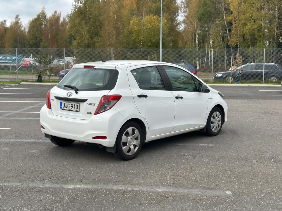TOYOTA Yaris 2014