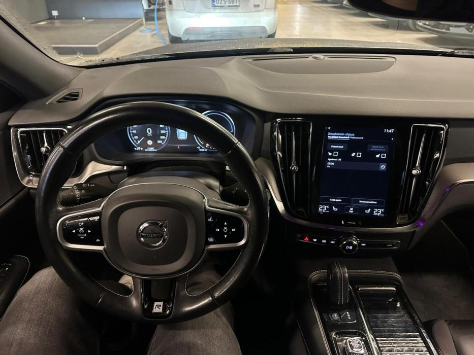 VOLVO V60 2020