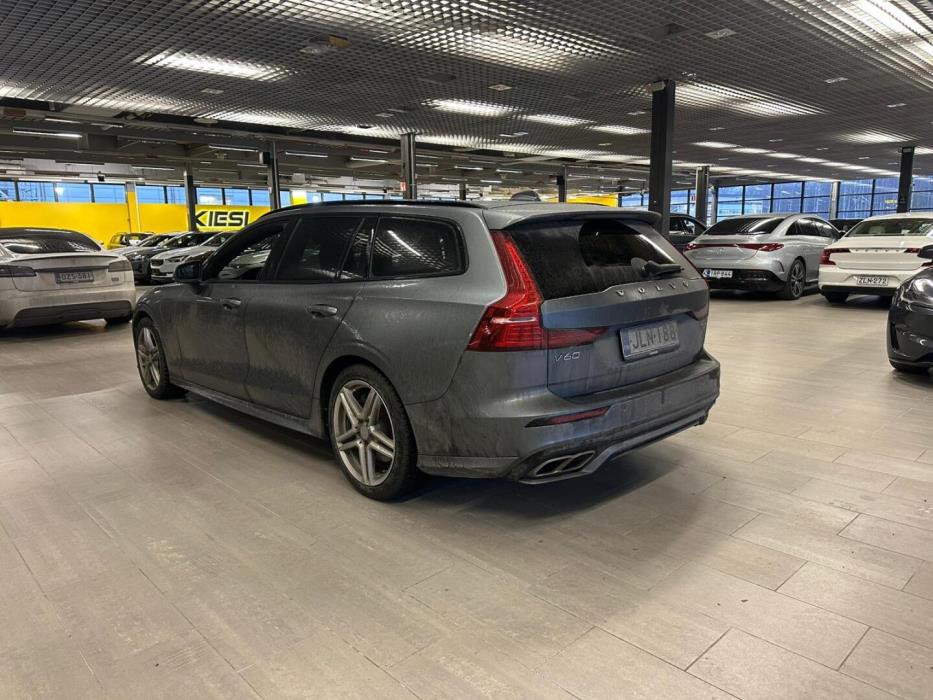 VOLVO V60 2020