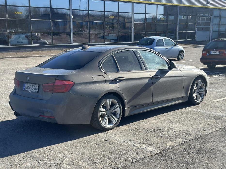 BMW 330 2016