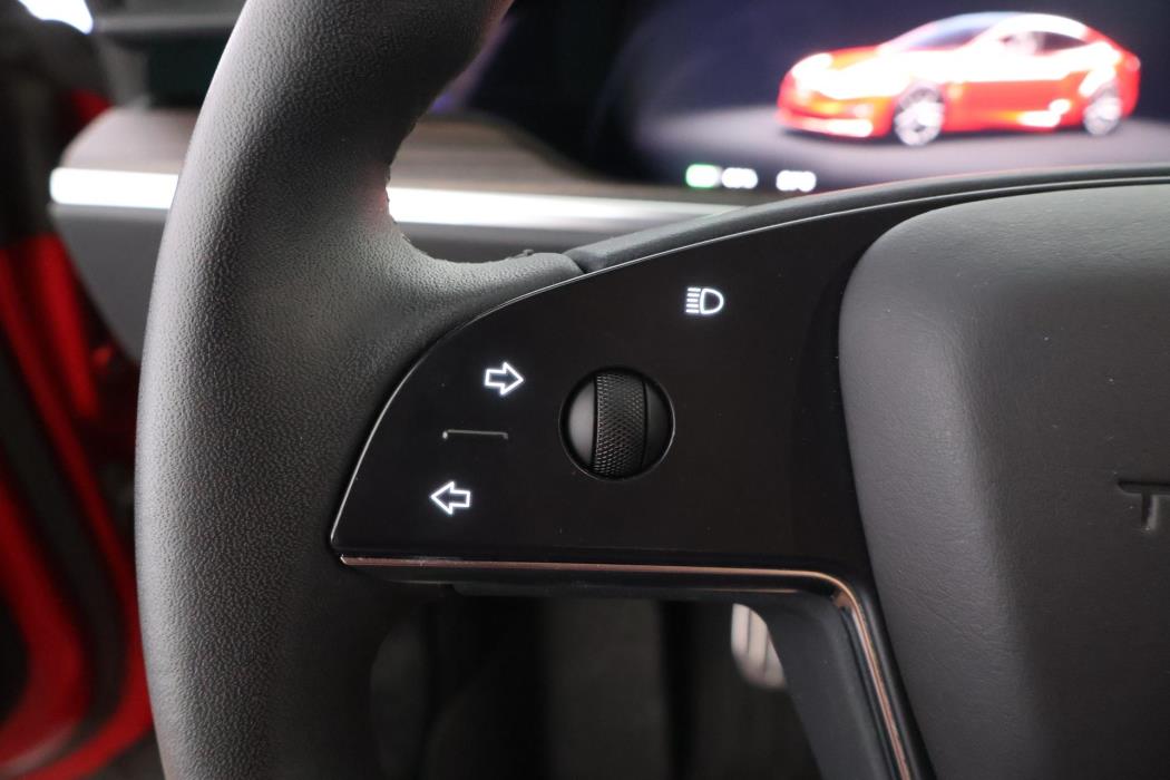TESLA Model S 2023