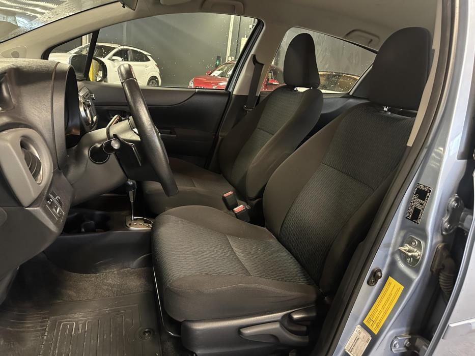 TOYOTA Yaris 2013