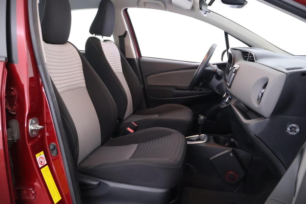TOYOTA Yaris 2018