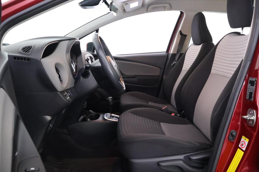 TOYOTA Yaris 2018