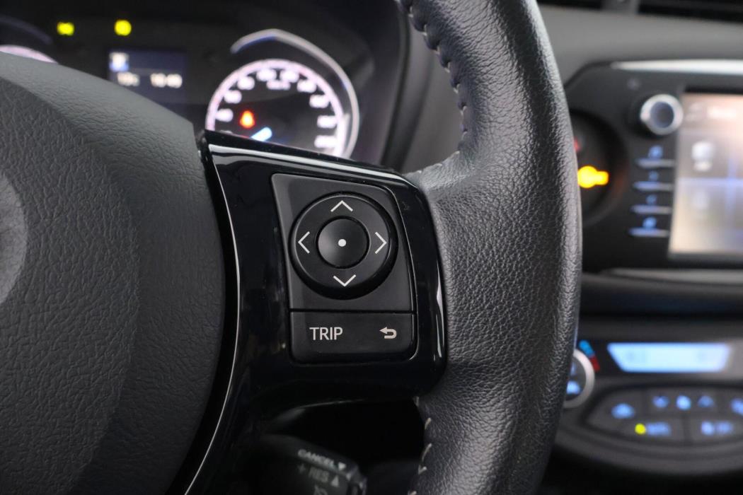 TOYOTA Yaris 2018