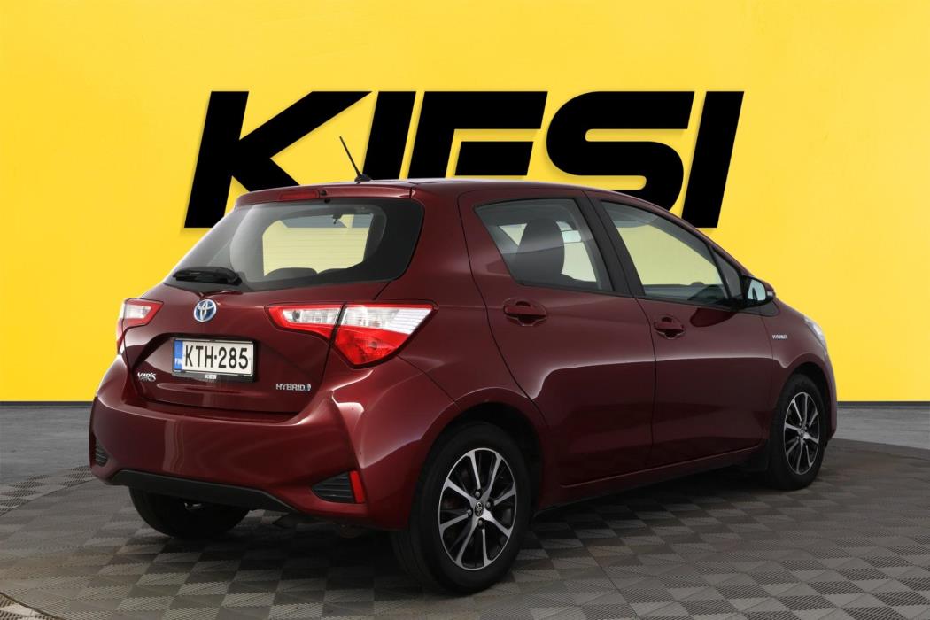TOYOTA Yaris 2018