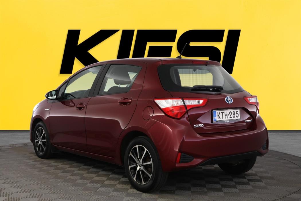 TOYOTA Yaris 2018