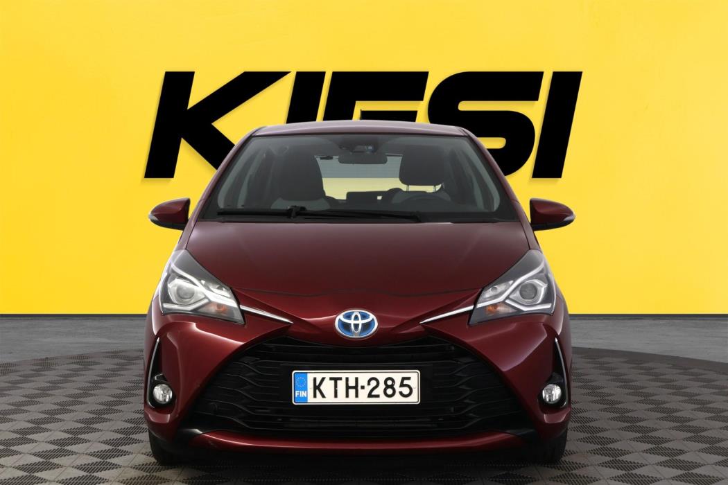 TOYOTA Yaris 2018